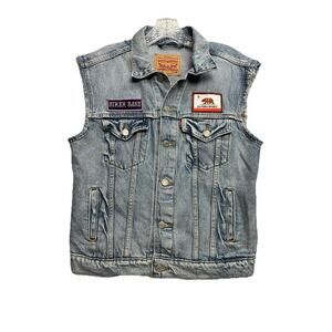 Levi’s Womens Medium Frayed Denim Vest Biker Patches Skull